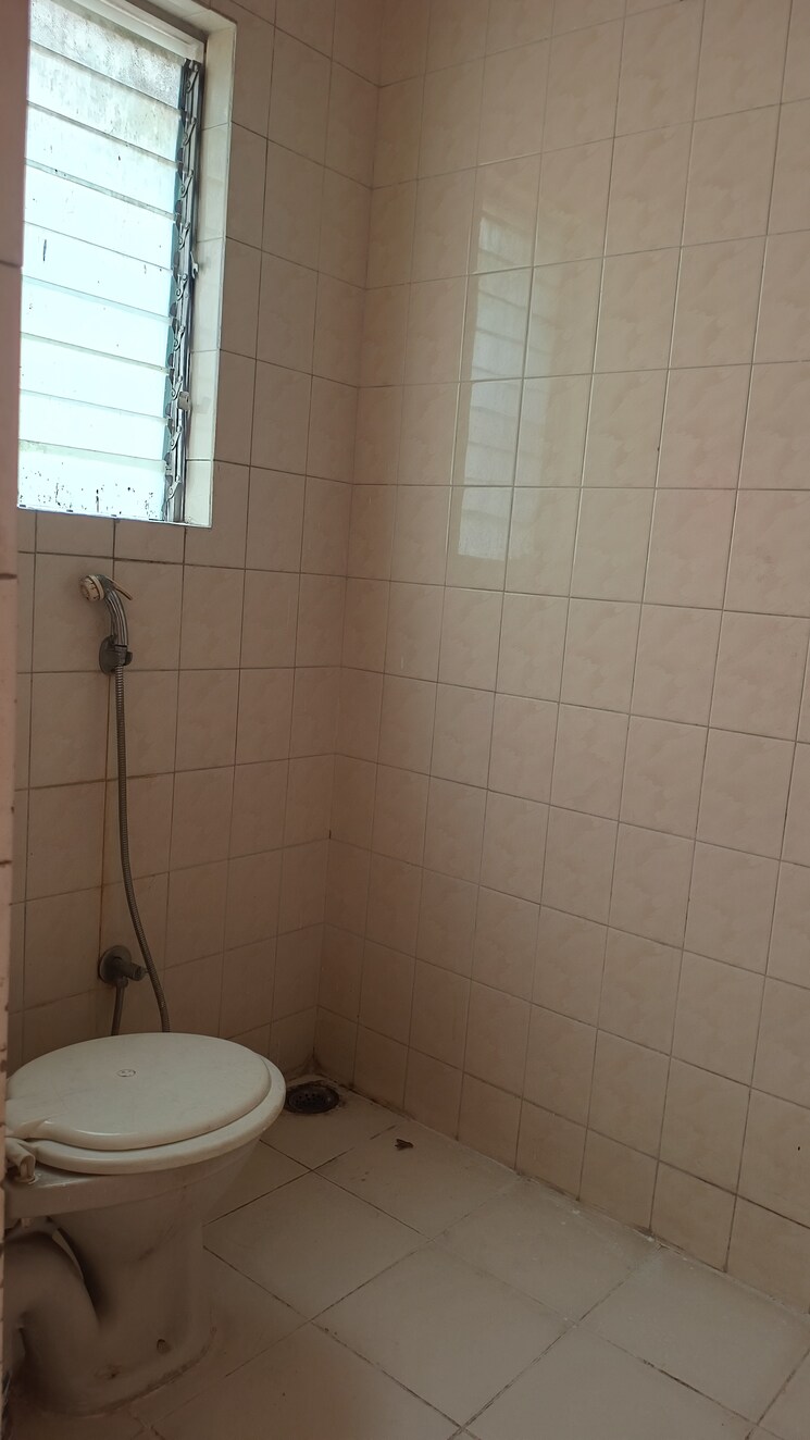 Bathroom, runwal-park 2 Bedroom 850 Sq.Ft. Builder Floor In Gultekdi Pune 7820318