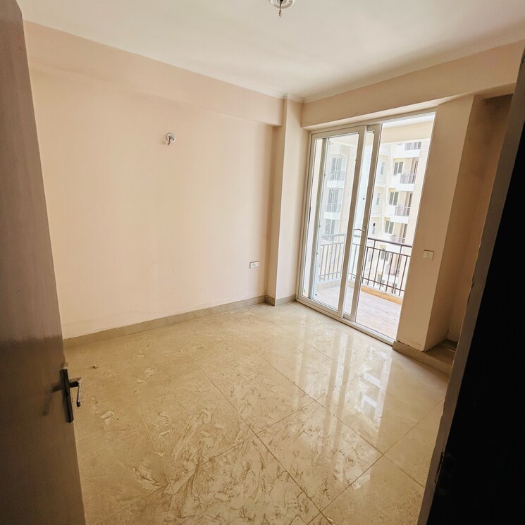 Room, amrapali-golf-homes 2 Bedroom 835 Sq.Ft. Apartment In Haibatpur Greater Noida 7820277