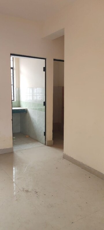 Room in 1 BHK Apartment at Sector 10 Greater Noida – for Sale