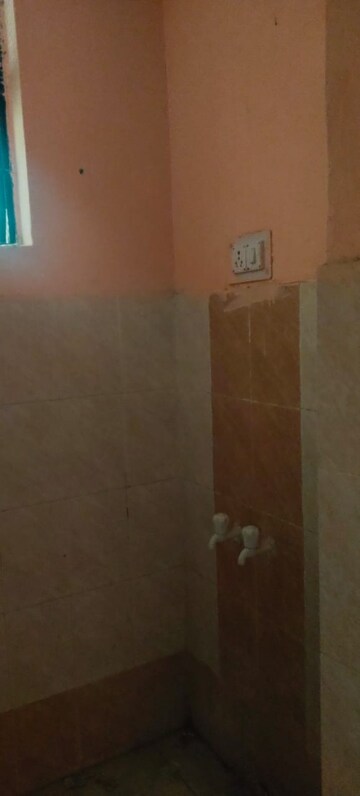 Bathroom in 1 BHK Apartment at Sector 10 Greater Noida – for Sale