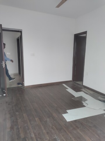 Room in 4 BHK Builder Floor at BPTP Park Elite Floors, Sector 85 – for Sale