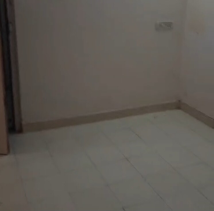 Room, andheri west 1 RK 240 Sq.Ft. Apartment In Andheri West Mumbai 7820510