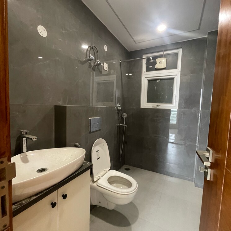 Bathroom, bptp-amstoria-country-floor 4 Bedroom 2250 Sq.Ft. Builder Floor In Sector 102 Gurgaon 7820671