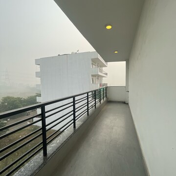 Balcony in 4 BHK Builder Floor at BPTP Amstoria Country Floor , Sector 102 – for Sale