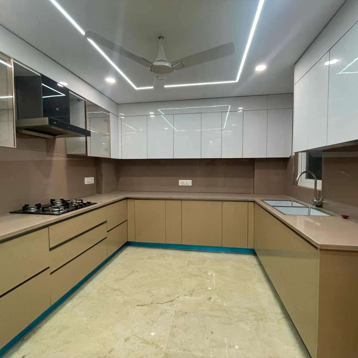 4 BHK + Servant Room,Extra Room Builder Floor For Sale in BPTP Amstoria Country Floor 