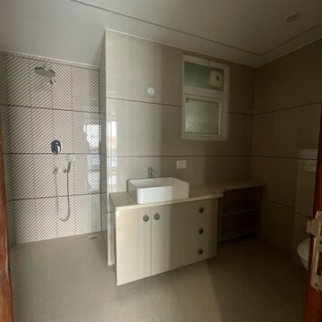 Kitchen in 4 BHK Builder Floor at BPTP Amstoria Country Floor , Sector 102 – for Sale