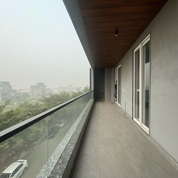 Balcony in 4 BHK Builder Floor at BPTP Amstoria Country Floor , Sector 102 – for Sale