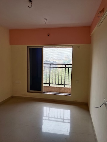 Room in 2 BHK Apartment at Thane West – for Sale