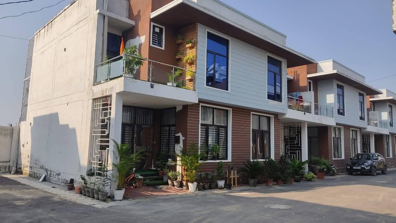 3.5 BHK Villa For Resale in Noida Ext Sector 16b Greater Noida  7820771