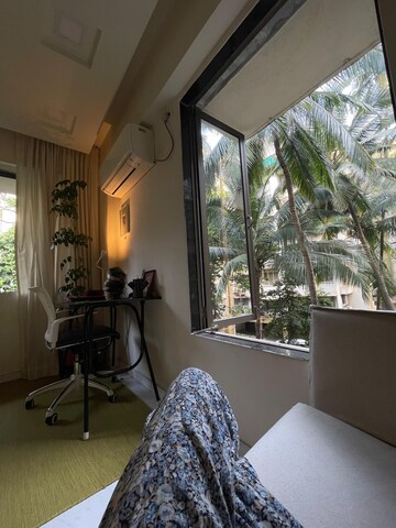 Master Bedroom in 1 BHK Apartment at Juhu – for Rent
