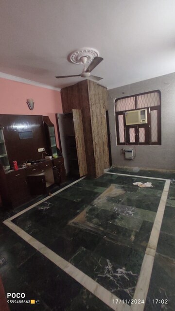 Room in 2 BHK Builder Floor at Mehrauli – for Rent