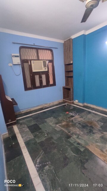 Room in 2 BHK Builder Floor at Mehrauli – for Rent
