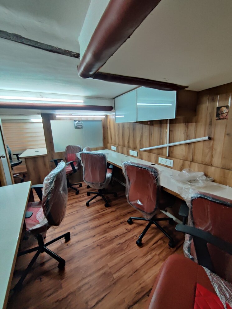 Gym, express-zone Commercial Office Space 200 Sq.Ft. In Malad East Mumbai 7821014