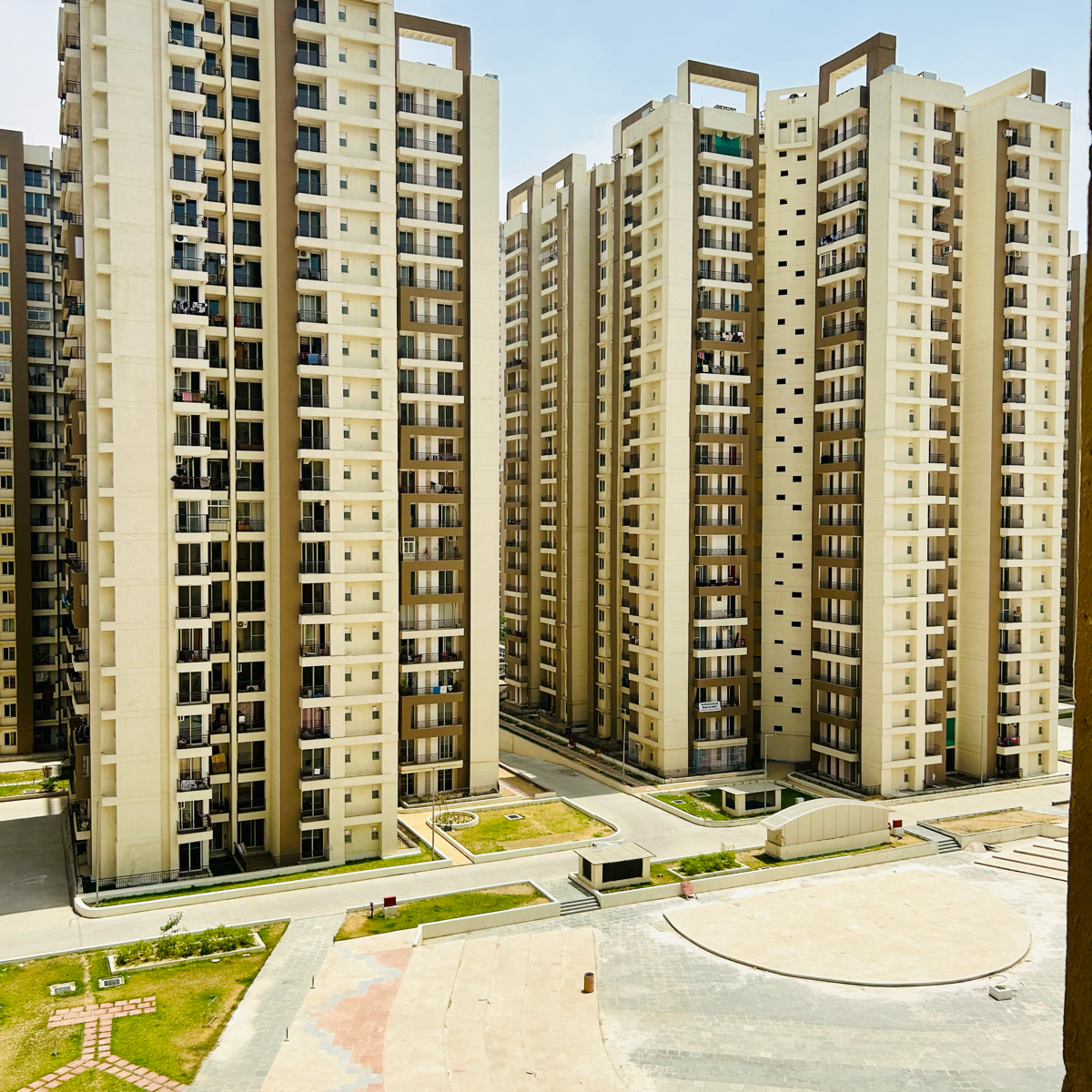 3 BHK + Study Room Apartment For Sale in Amrapali Golf Homes