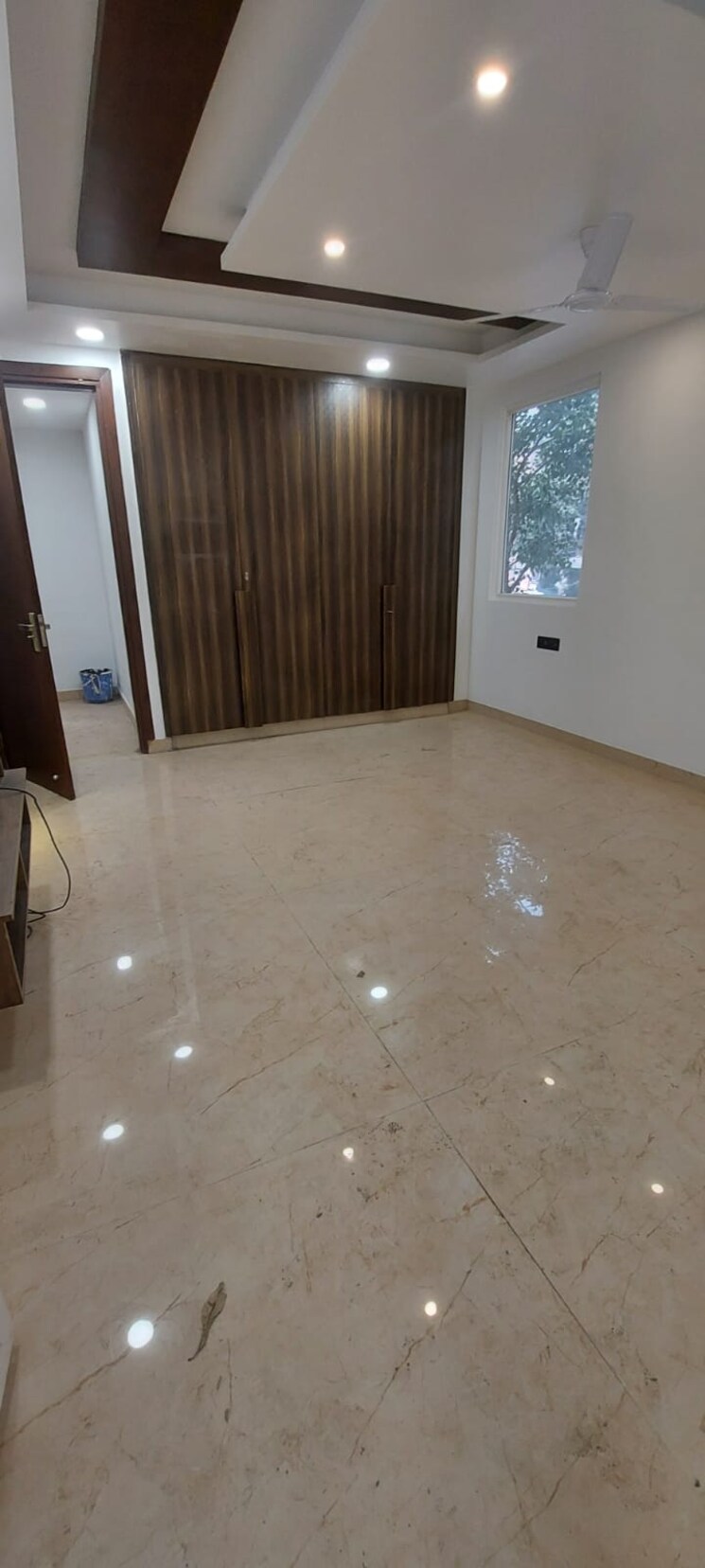 Room, east of kailash 4 Bedroom 2250 Sq.Ft. Builder Floor In East Of Kailash Delhi 7821092