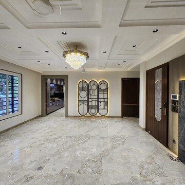 Parking in 3 BHK Builder Floor at Anant Raj The Estate Floors, Sector 60 – for Sale