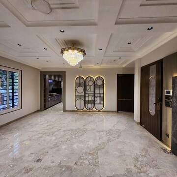 Parking in 3 BHK Builder Floor at Anant Raj The Estate Floors, Sector 60 – for Sale