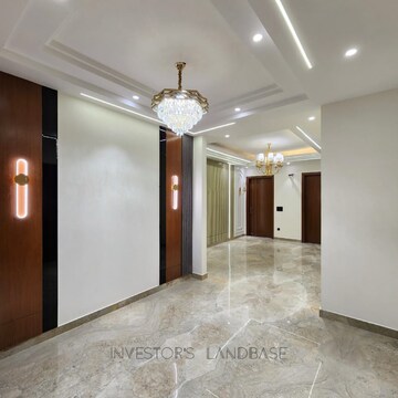 Room in 4 BHK Builder Floor at Ansal API Versalia, Sector 67a – for Sale