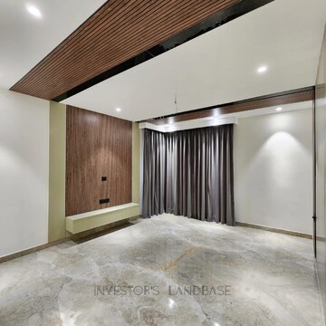 Room in 4 BHK Builder Floor at Ansal API Versalia, Sector 67a – for Sale