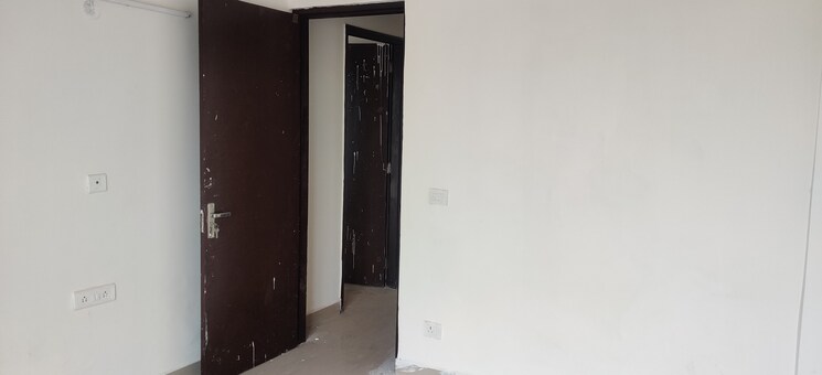 Room, sector 77 3 Bedroom 180 Sq.Yd. Builder Floor In Sector 77 Faridabad 7821255