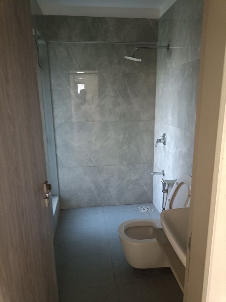 Bathroom, k-hemani-login 2 Bedroom 829 Sq.Ft. Apartment In Kandivali West Mumbai 7821293