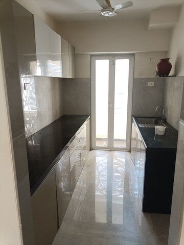 2 BHK Apartment For Rent in K Hemani Login, Kandivali West