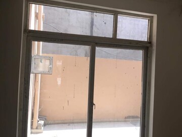 Room in 3.5 BHK Villa at Amrapali Leisure Valley, Tech Zone 4 Greater Noida – for Sale