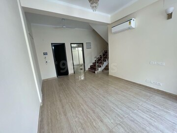 Room in 2 BHK Apartment at Jaypee Greens Kosmos, Sector 134 – for Sale