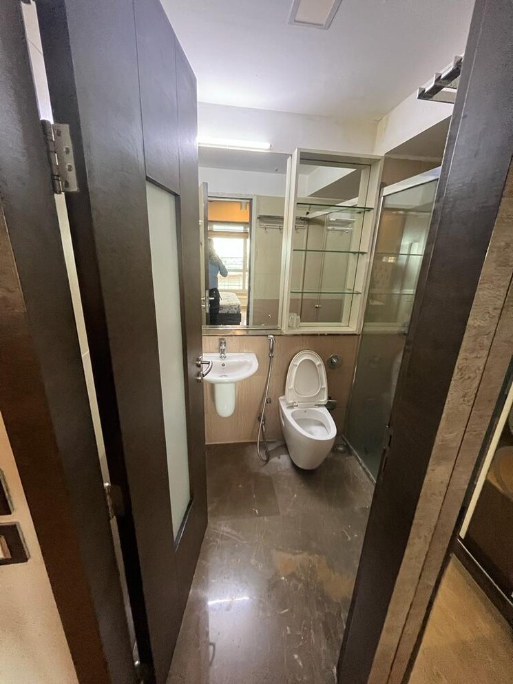 Bathroom, db-orchid-woods 4 Bedroom 2660 Sq.Ft. Apartment In Goregaon East Mumbai 7821496