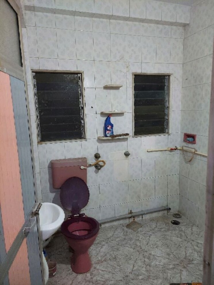 Attached Bathroom, ekta-chs-mulund-west 1 Bedroom 400 Sq.Ft. Apartment In Mulund West Mumbai 7821582