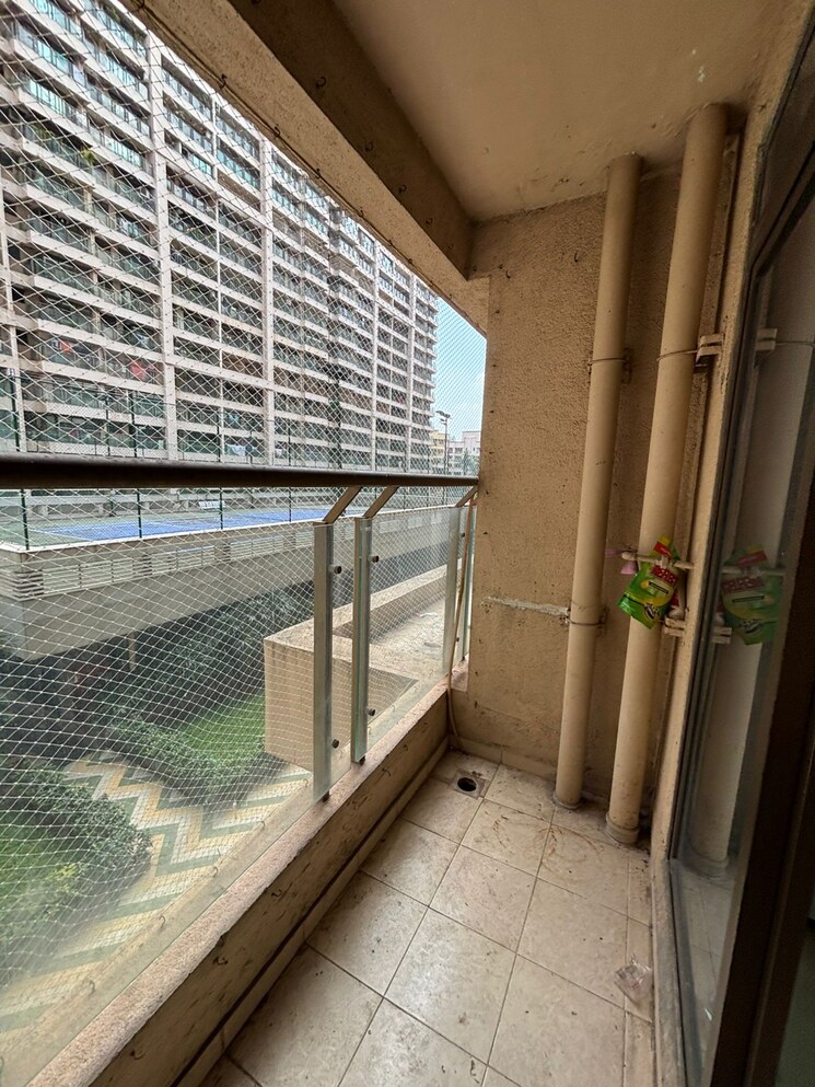 Balcony, k-raheja-vistas 3 Bedroom 1139 Sq.Ft. Apartment In Andheri East Mumbai 7821912