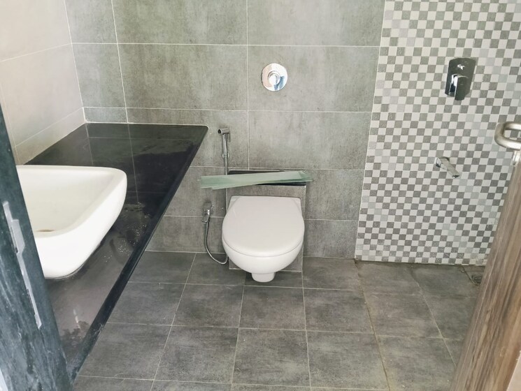 Bathroom, paranjape-broadway 2 Bedroom 850 Sq.Ft. Apartment In Wakad Pune 7821987