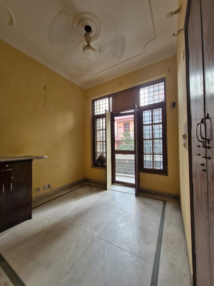 Room, the-grand 3 Bedroom 300 Sq.Ft. Builder Floor In Sector 52 Gurgaon 7822031