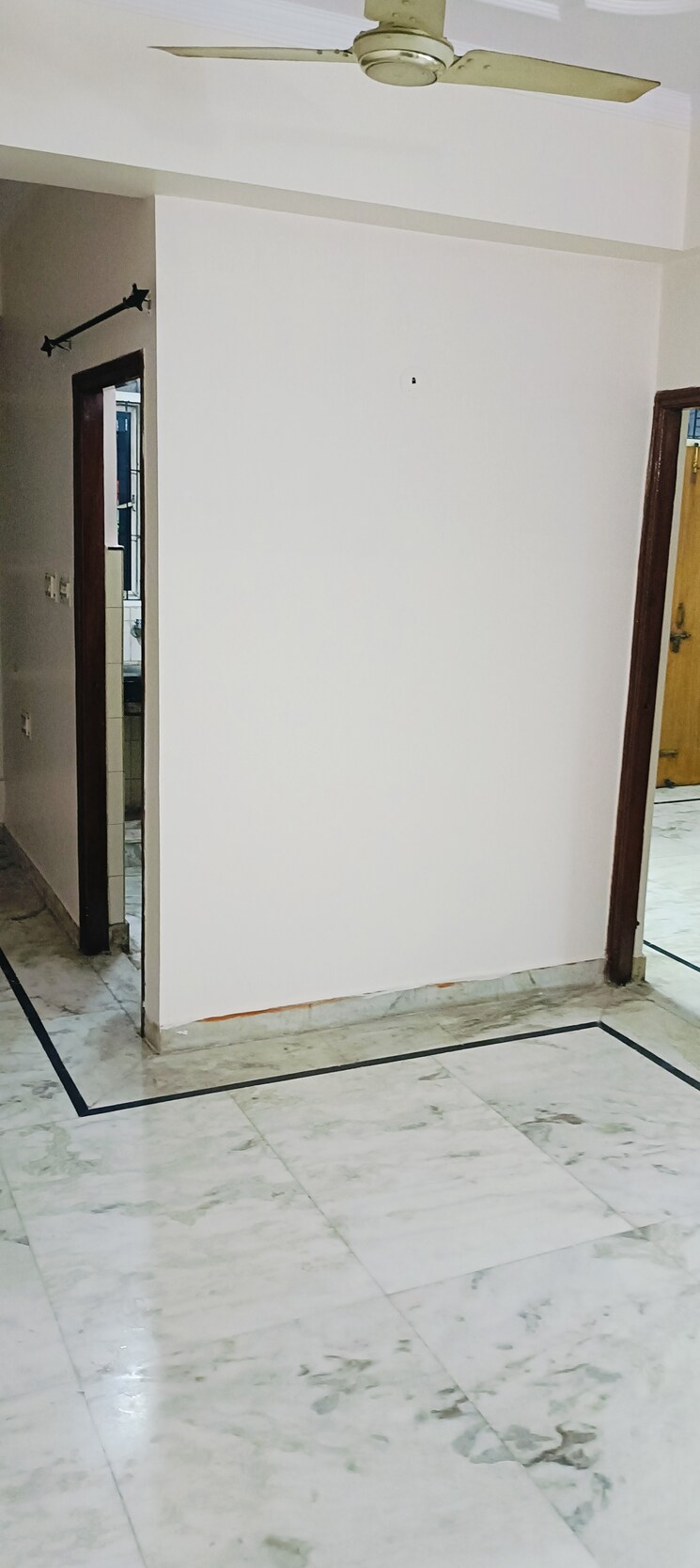 Room, anand vihar 1 Bedroom 675 Sq.Ft. Apartment In Anand Vihar Ghaziabad 7822036