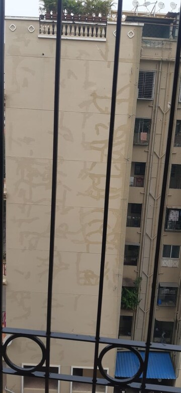Building Lobby in 1 BHK Apartment at Raheja Gardens, Wanwadi – for Sale