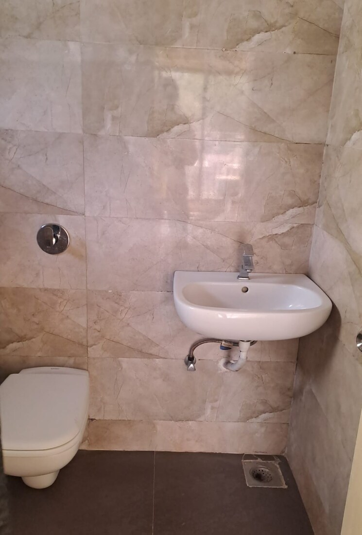 Bathroom, pride-park 2 Bedroom 725 Sq.Ft. Apartment In Dhokali Thane 7822110