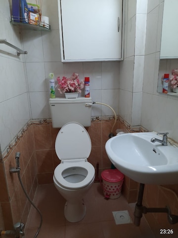 Bathroom in 2 BHK Apartment at Mantri Park, Goregaon East – for Sale