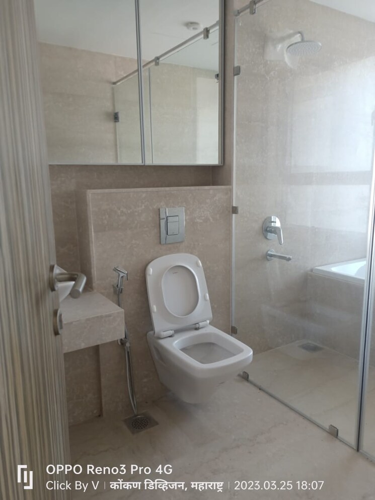 Bathroom, lodha-venezia 2 Bedroom 850 Sq.Ft. Apartment In Parel Mumbai 7822129