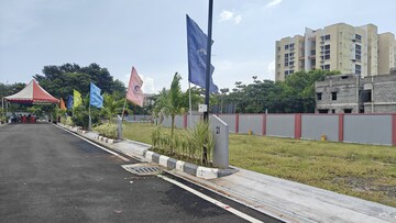  Plot For Sale in Siruseri