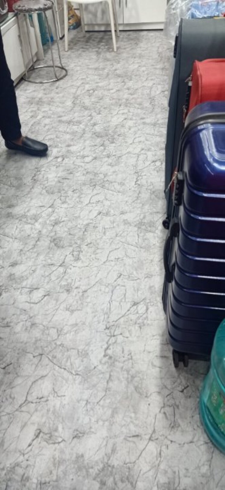  Parking, gini-apartment Commercial Shop 180 Sq.Ft. In Malad East Mumbai 7822631