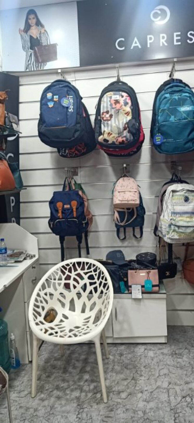 Team Area, gini-apartment Commercial Shop 180 Sq.Ft. In Malad East Mumbai 7822631