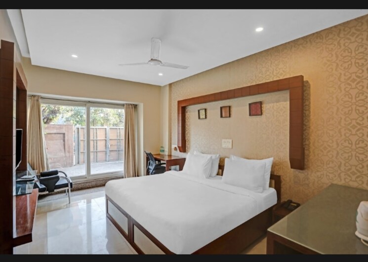 Bedroom, rwa-apartments-sector-19 2.5 Bedroom 162 Sq.Mt. Independent House In Sector 19 Noida 7822695