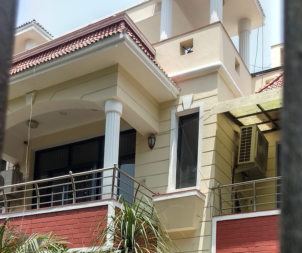4 BHK + Servant Room Villa For Sale in Sushant Lok 3