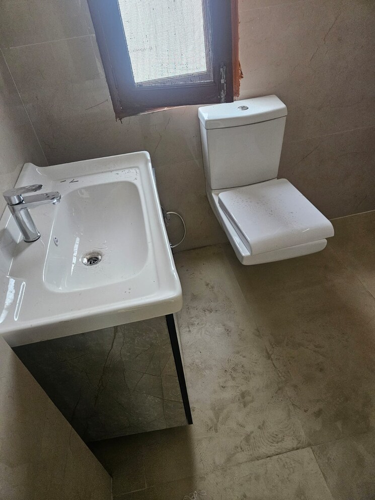 Bathroom, dhakoli village 3 Bedroom 2150 Sq.Ft. Apartment In Dhakoli Village Zirakpur 7822811