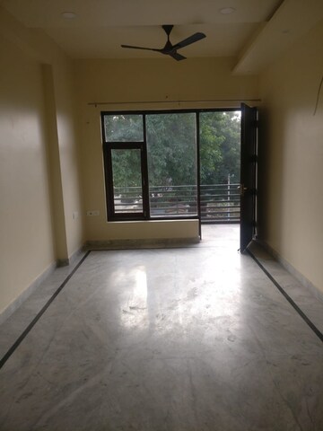 Room in 2.5 BHK Apartment at Rise Organic Ghar, Lal Kuan – for Sale