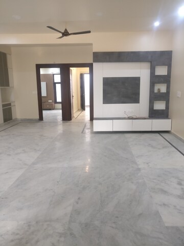 Room in 2.5 BHK Apartment at Rise Organic Ghar, Lal Kuan – for Sale