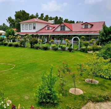  Plot – Garden View at SS Sainik Farms, Sector 150 - for Sale