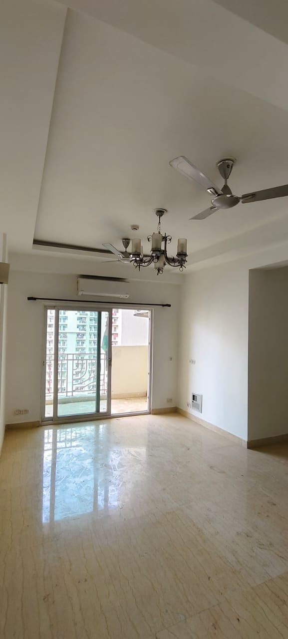 2.5 BHK Apartment For Resale in Mahagun Moderne Sector 78 Noida  7823022