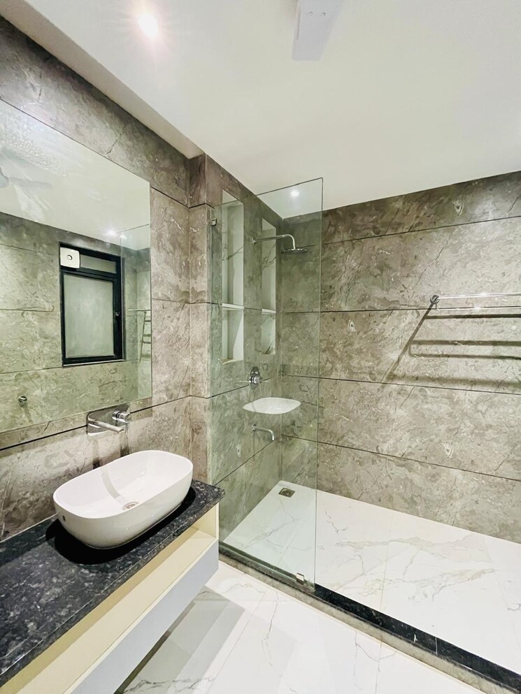 Bathroom, ss-mayfield-gardens 3 Bedroom 205 Sq.Yd. Builder Floor In Sector 51 Gurgaon 7823052