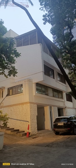 6+ BHK + Servant Room,Extra Room Independent House For Sale in Breachcandy 